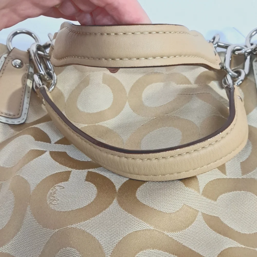Coach Classic Bag in Mint Condition!
